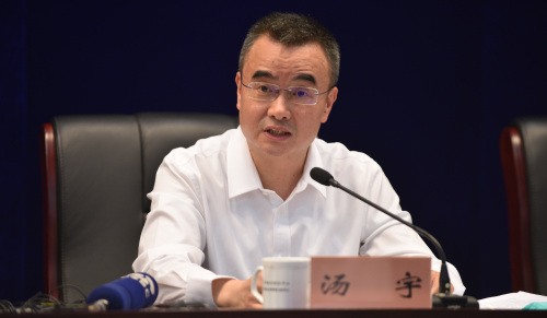 汤宇(省农村信用社联合社党委委员):非常感谢这位媒体朋友的提问,也